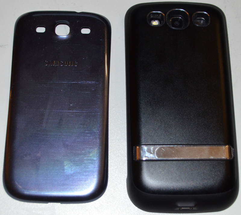 back of power case with S3 installed next to back plastic of S3